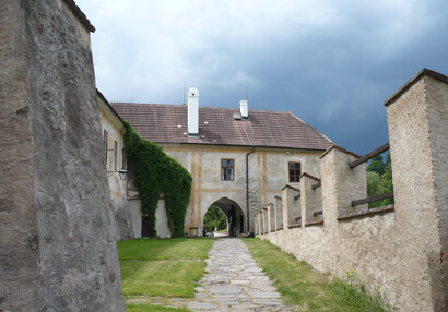 Opatská cesta